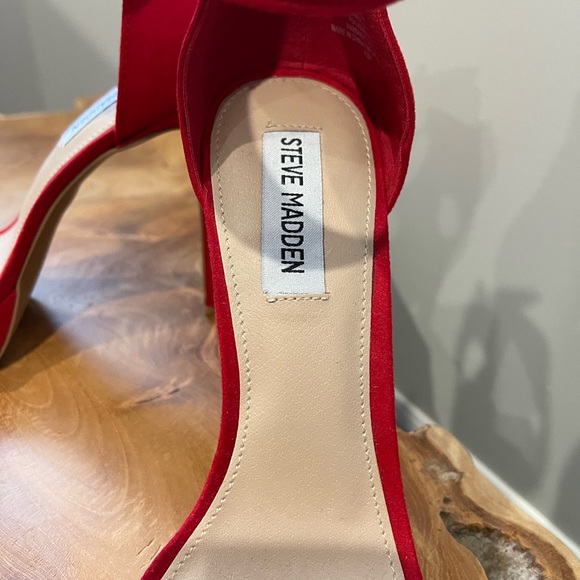 Lady in Red!  Appropriate for any fun summer occasion!! Prom! Wedding! Hot date! - Picture 7 of 7